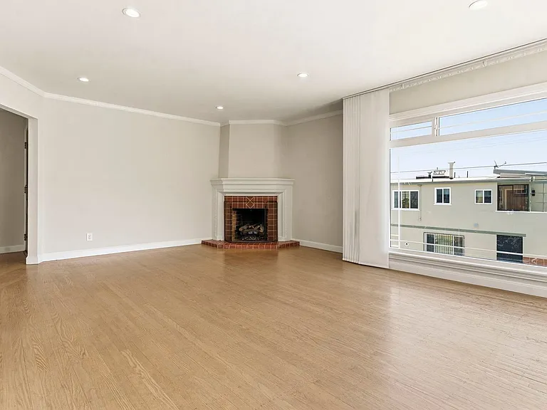 290 Holyoke St — Photo 6