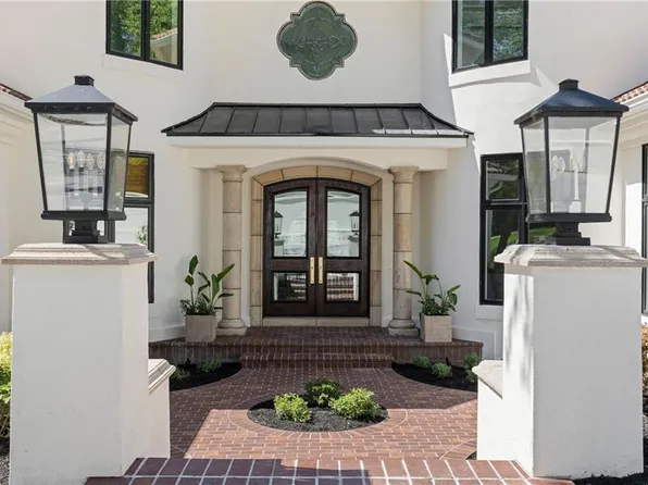 17040 Highland Rdg, Loch Lloyd, MO 64012