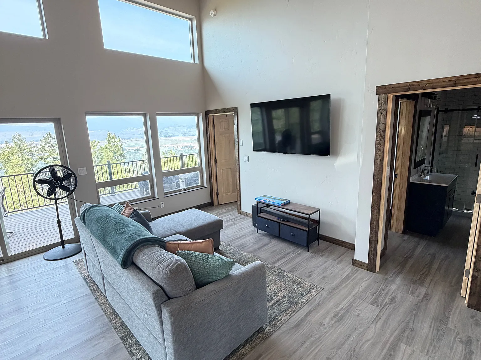 2 bed, $4,000 — Photo 4