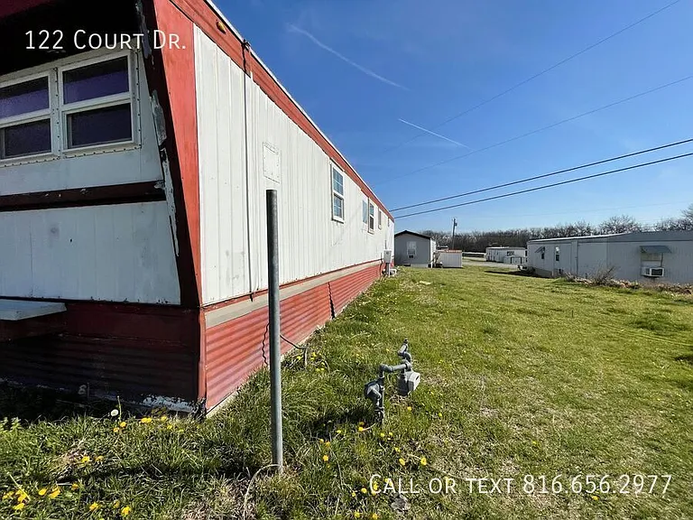 122 Court Dr — Photo 32