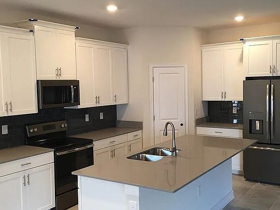 2nd image of 11166 Longleaf Woods Dr
