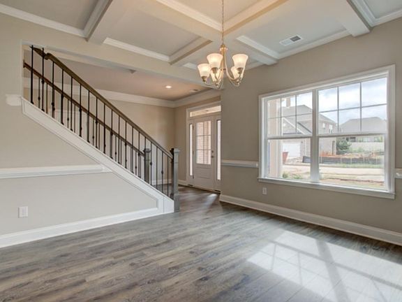 5th image of 541 Gregs Pl