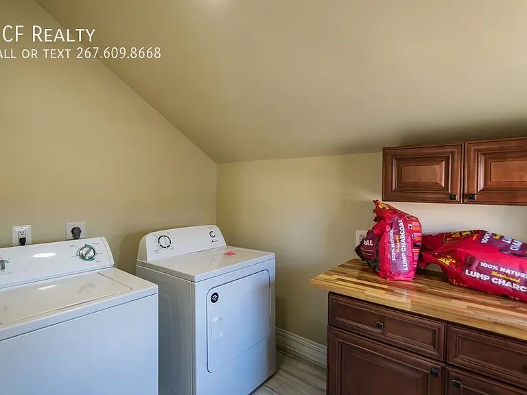 5426 W Jefferson St — Photo 9