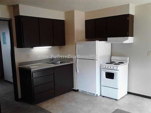 2nd image of 957 Hilyard St APT 3