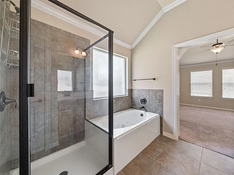 1905 Meandering Meadows Dr — Photo 14
