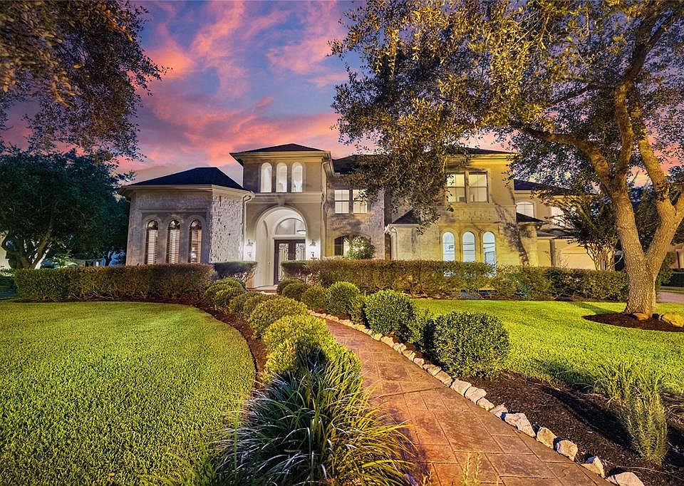 1st image of 10 Royal Hampton Ct