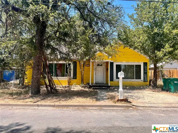 206 S 3rd St, Gatesville, TX 76528