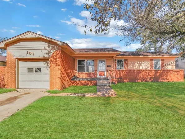 107 Florence Dr, Cordell, OK 73632