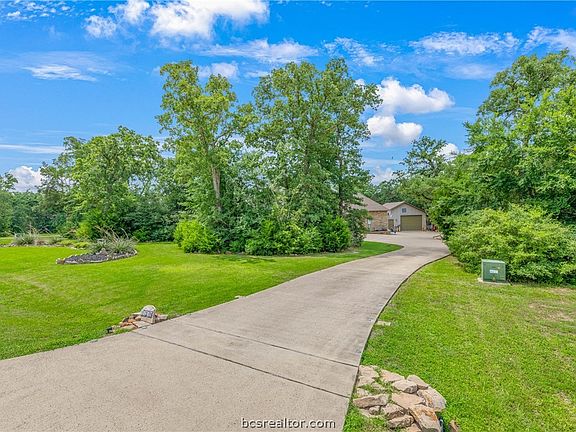 3rd image of 17978 Saddle Creek Dr
