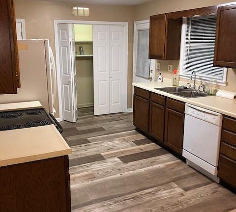 4th image of 917 Heritage Pl