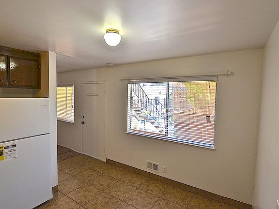 5th image of 635 Bolton Ct APT 2