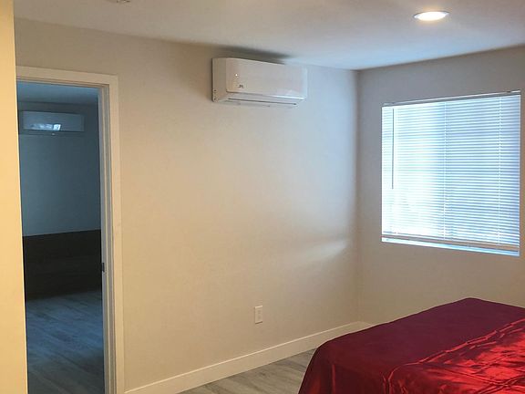 4th image of 5744 Newcastle Ave
