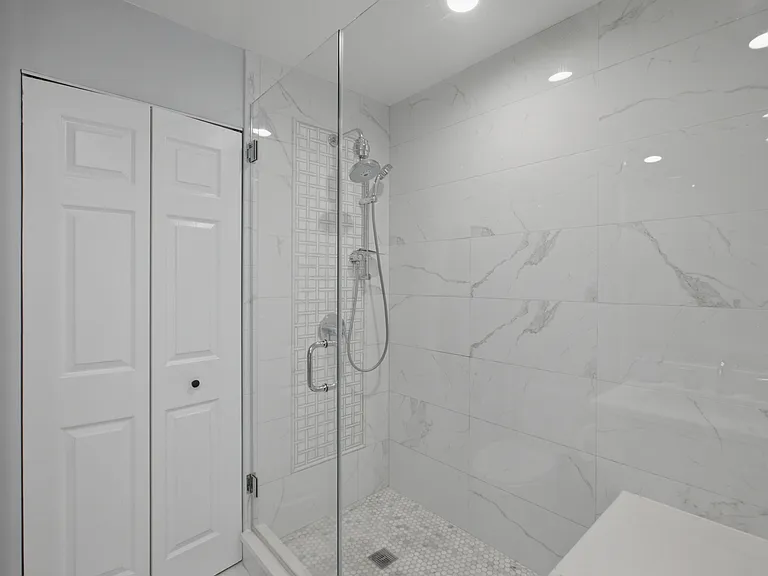 2718 N Southport Ave #A — Photo 16