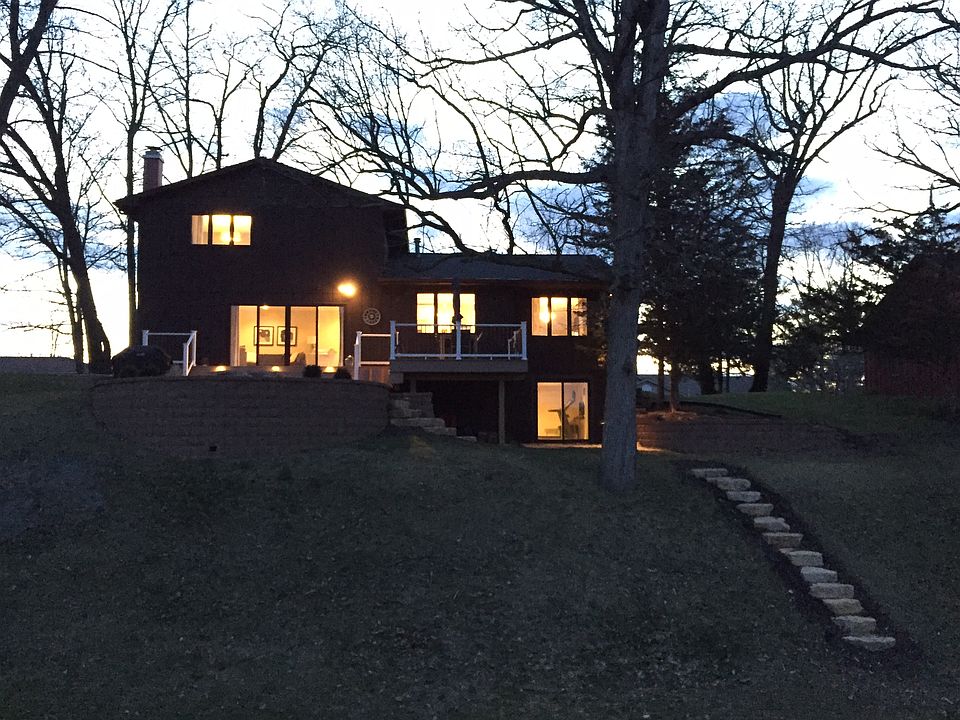 1st image of 16 Deer Hollow Dr