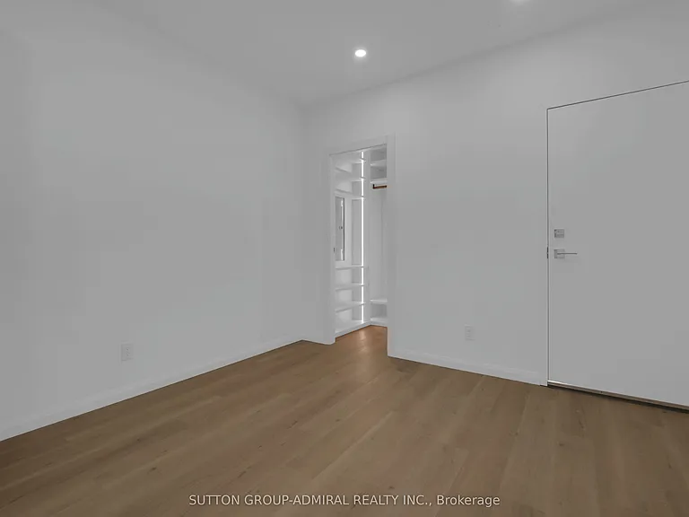 647 College St #102 — Photo 11