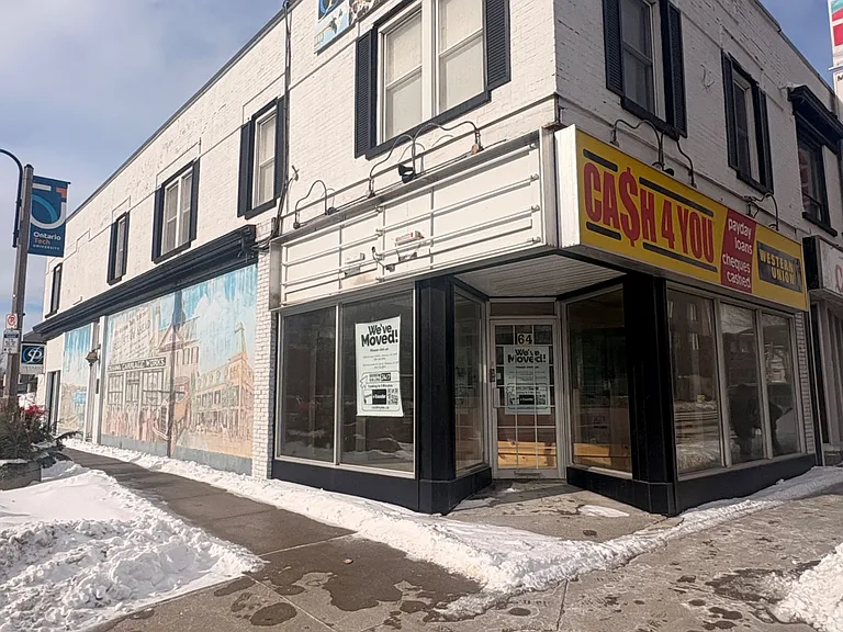 64 Simcoe St N #1 — Photo 12