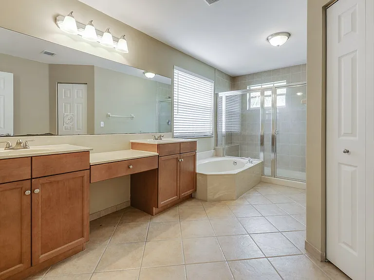 1603 Briar Oak Dr — Photo 16
