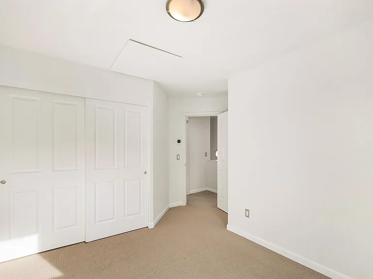 112 22nd Ave — Photo 18