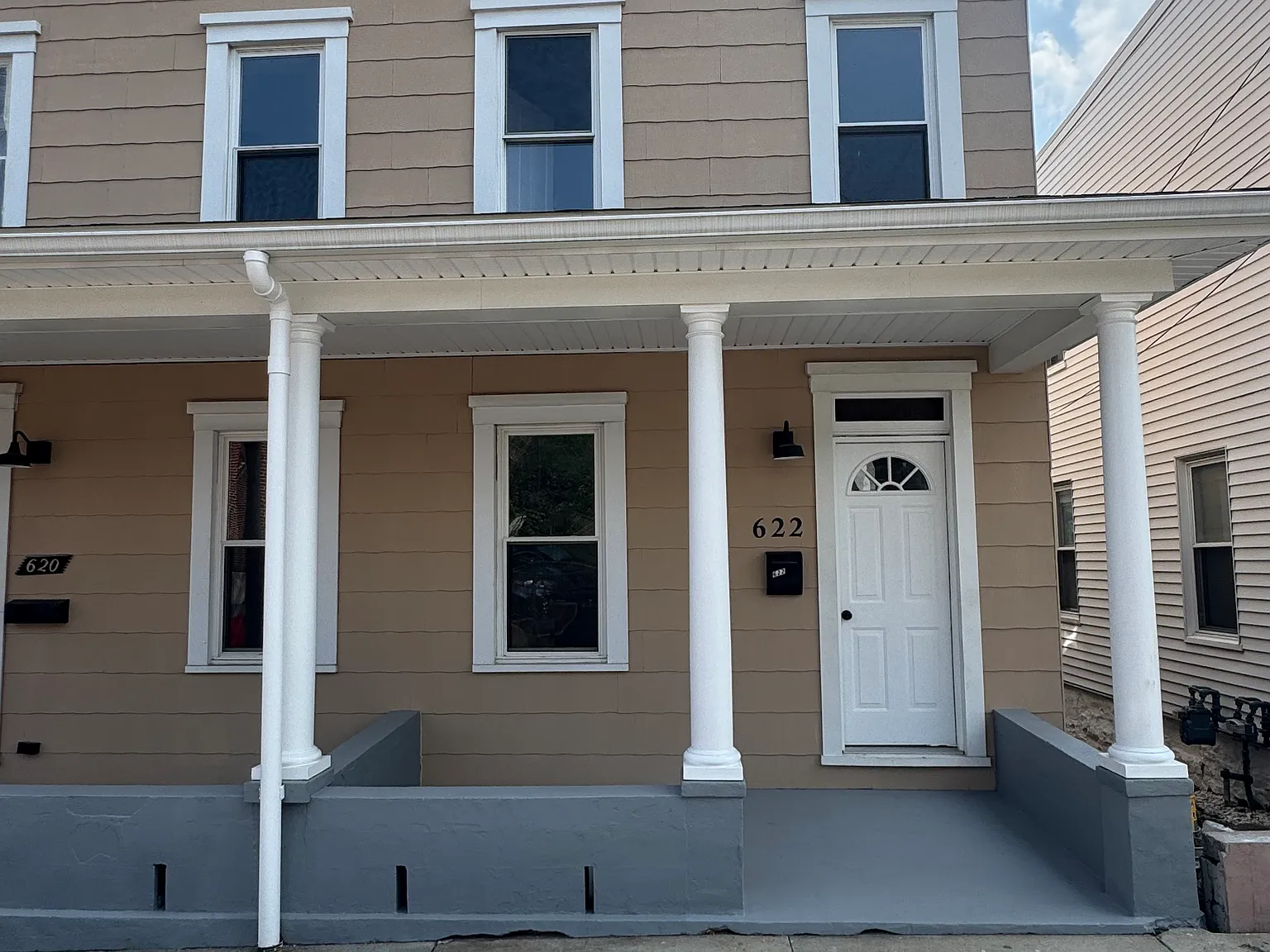 3 bed, 2352 sqft, $1,250 — Photo 1
