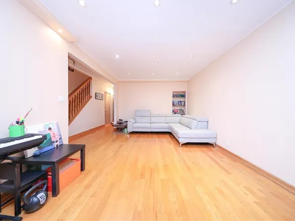 2415 East 27th Street image 15 of 37