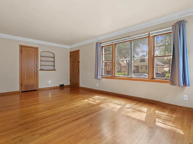 2797 N Sholes Ave — Photo 10