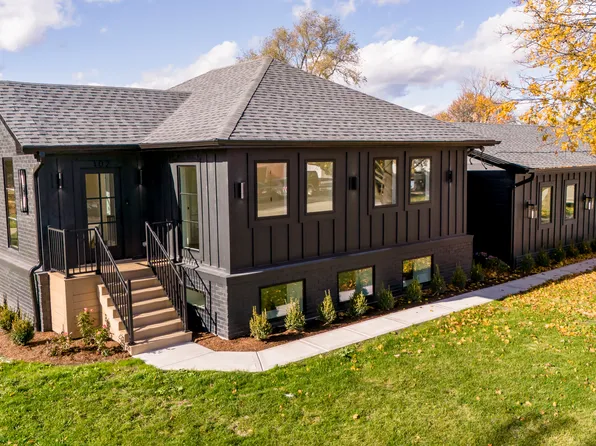 102 W Naperville Rd, Westmont, IL 60559