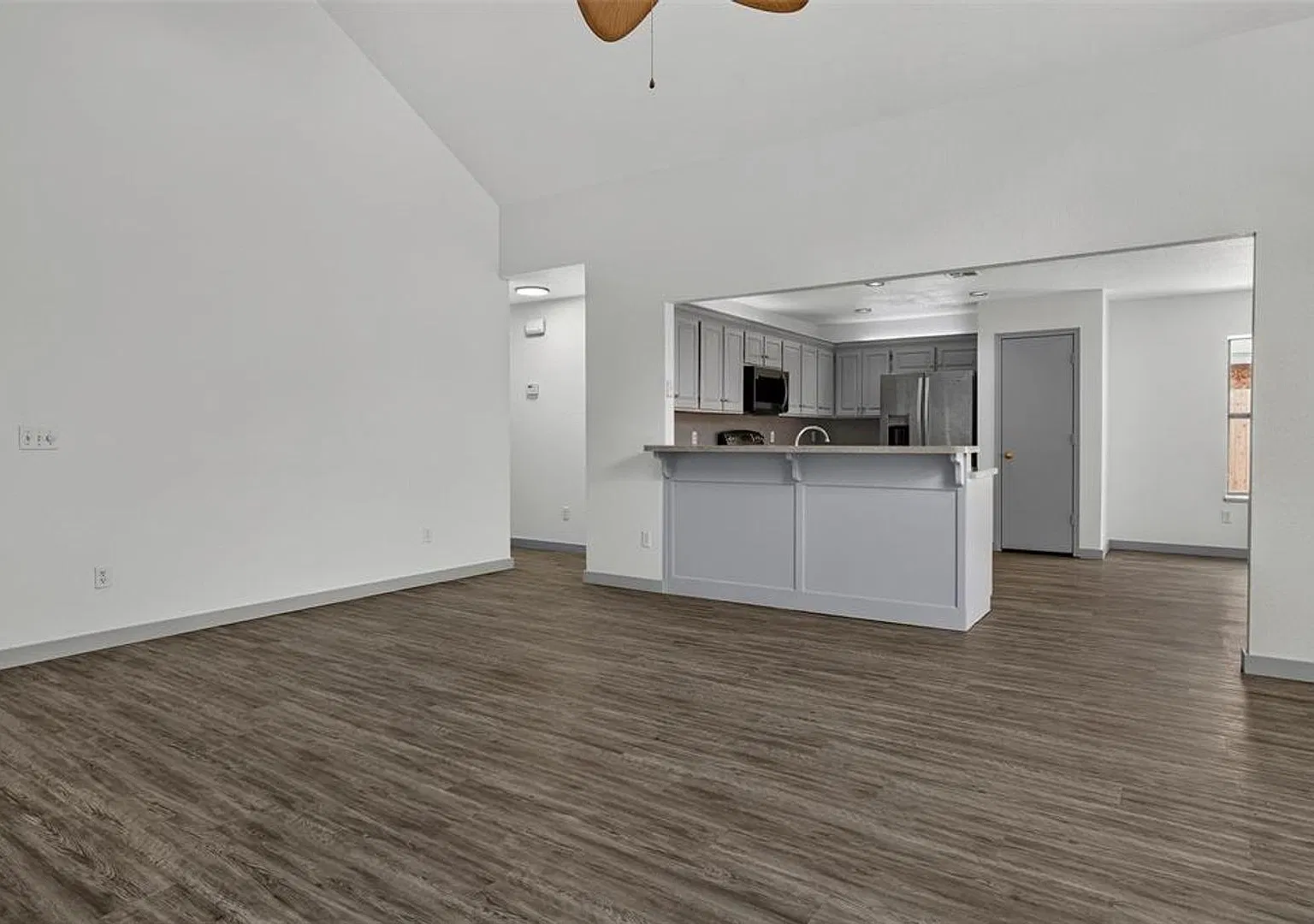 4 Bedrooms + Edmond Schools — Photo 4