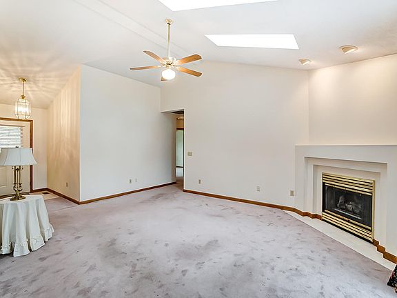 5th image of 1575 Lexington Ave