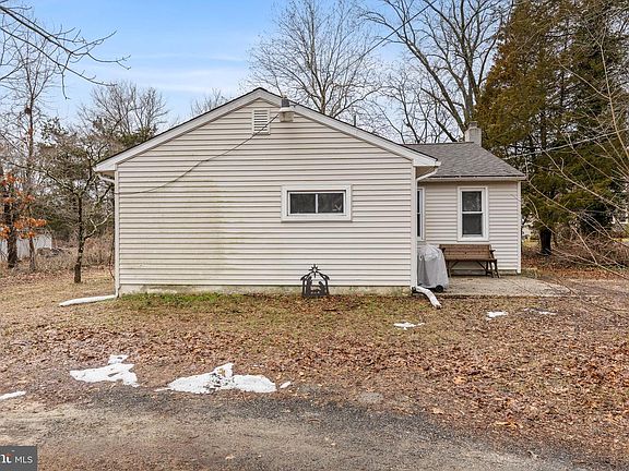 3rd image of 450 S 1st Rd