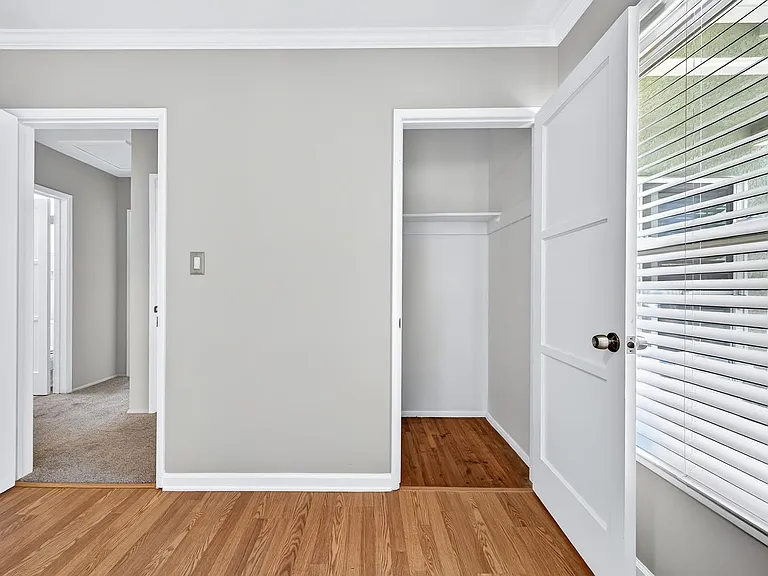 4913 Premiere Ave — Photo 39