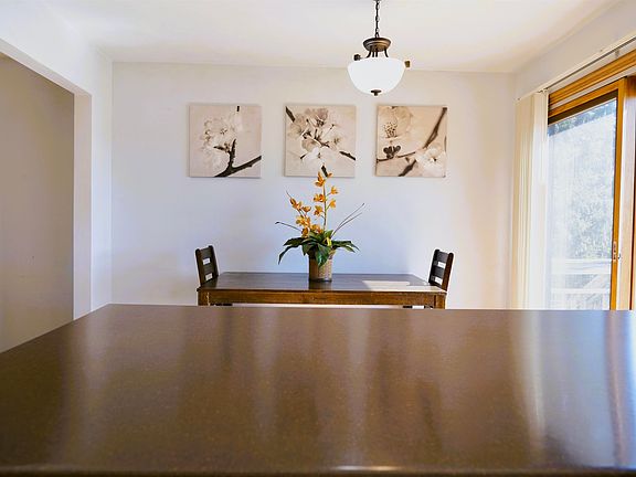 4th image of W6127 Colonial Dr