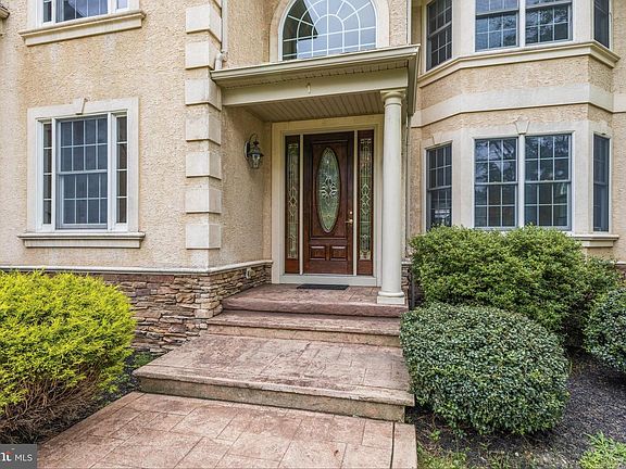 3rd image of 1 Barney Ln