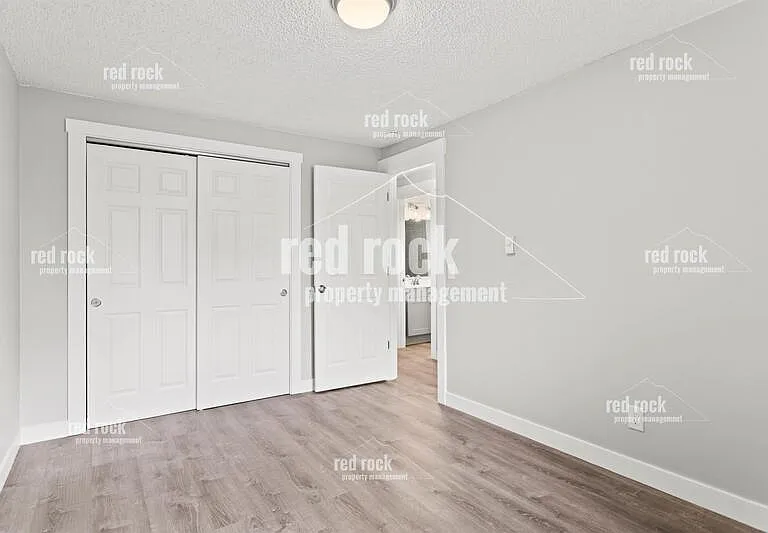 2424 E Diamond Ave #1 — Photo 13