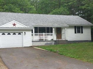 11 Briarwood Dr, Saratoga Springs, NY 12866