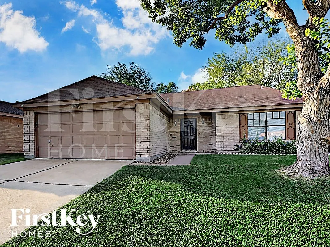 3 bed, 2.0 bath, 1868 sqft, $2,180 — Photo 1