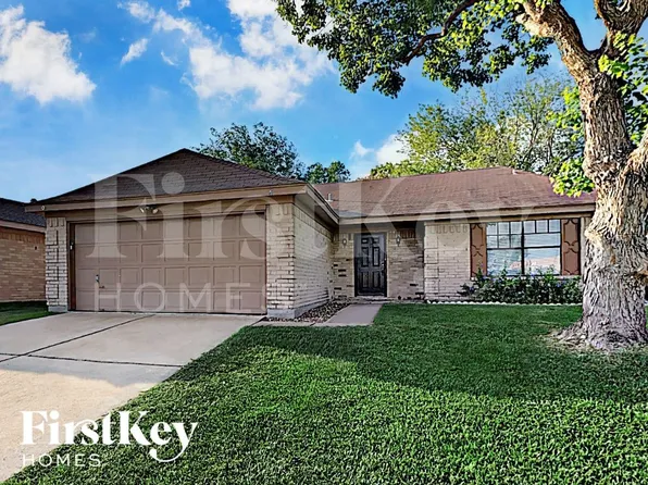 10507 Village Trail Dr, Houston, TX 77065