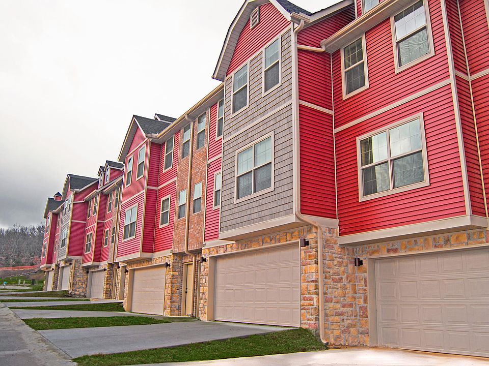 1st image of 231 S Rolling Woods Way