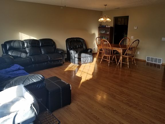 living/dining room view B