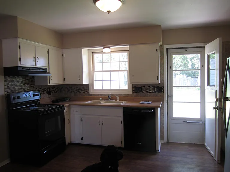 2230 W Mill Rd — Photo 6