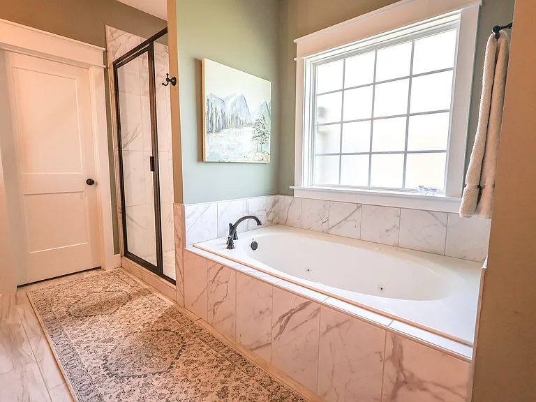 410 Stonegate Trl — Photo 17