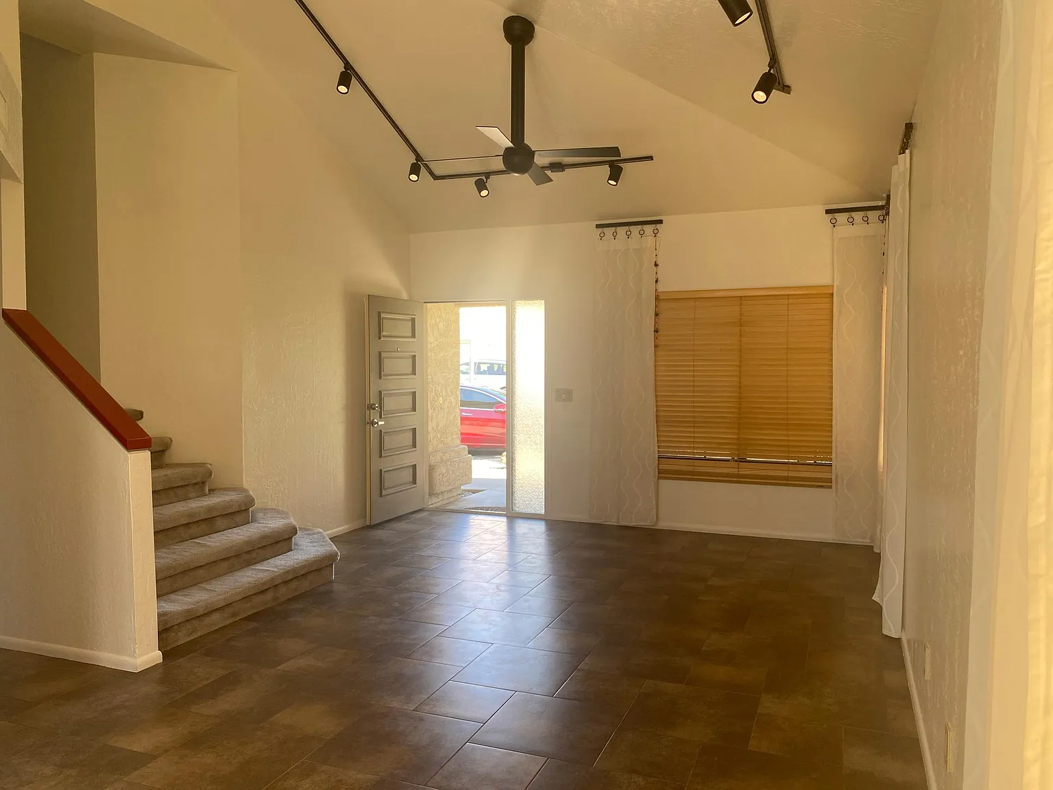 3 bed, 1496 sqft, $2,499 — Photo 3