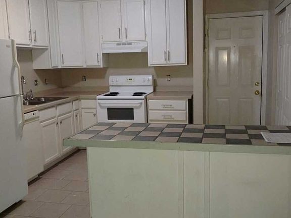 4th image of 976 Robert St S APT 307