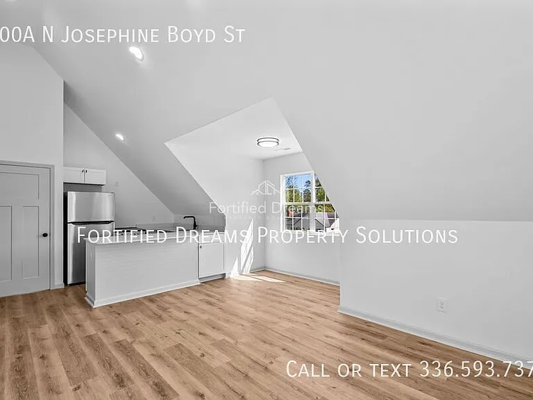 700A N Josephine Boyd St — Photo 5