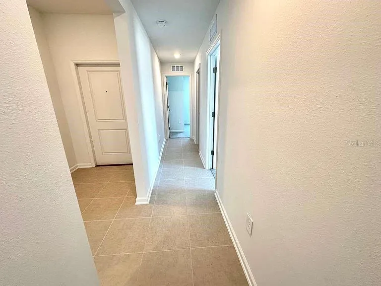 2102 Chris Dr — Photo 13