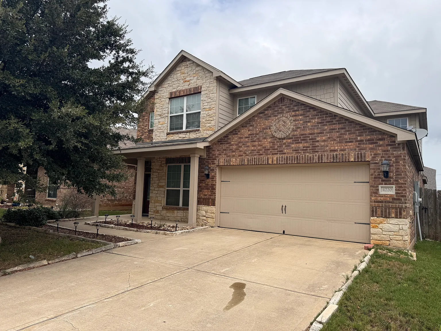 4 bed, 2865 sqft, $2,650 — Photo 2