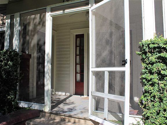 4th image of 704 Suthon Ave #0