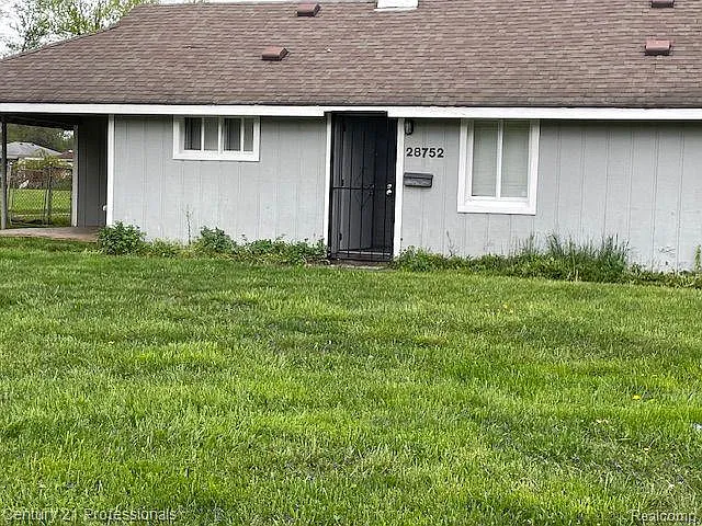 28752 Glenwood St photo 1