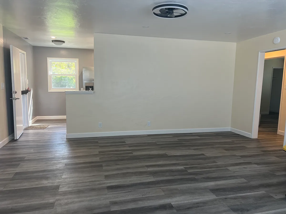 Building Photo - 1536 S Novato Blvd