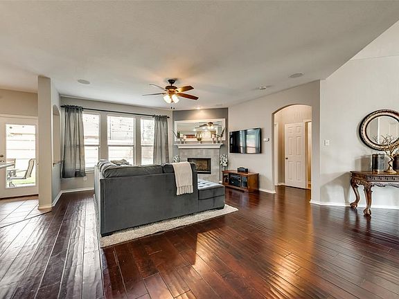 4th image of 9216 Water Oak Dr