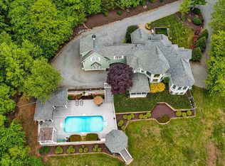 240 Lakeland Dr, Moneta, VA 24121